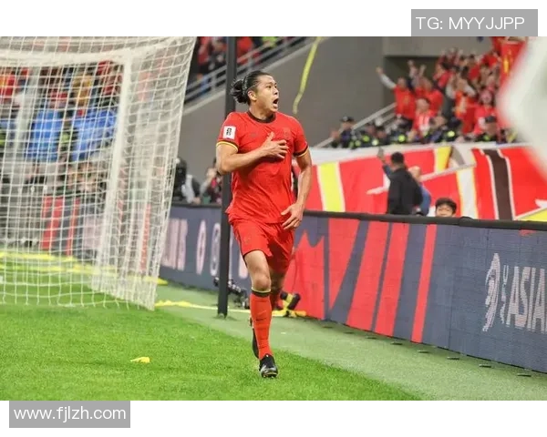 足球明星为何在巅峰后迅速衰退的深层原因探讨与分析 足球明星为何在巅峰后迅速衰退的深层原因探讨与分析