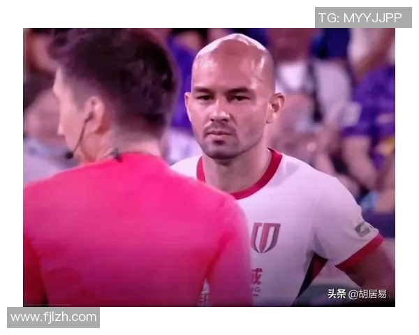 世界足球明星意外骨折引发关注球迷们对未来比赛充满担忧