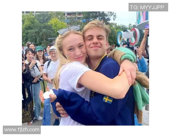 足球明星的魅力与性感女友的完美搭配揭示了爱情与事业的双重精彩 足球明星的魅力与性感女友的完美搭配揭示了爱情与事业的双重精彩